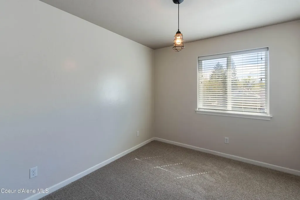 425 S Ella Avenue Sandpoint ID 83864