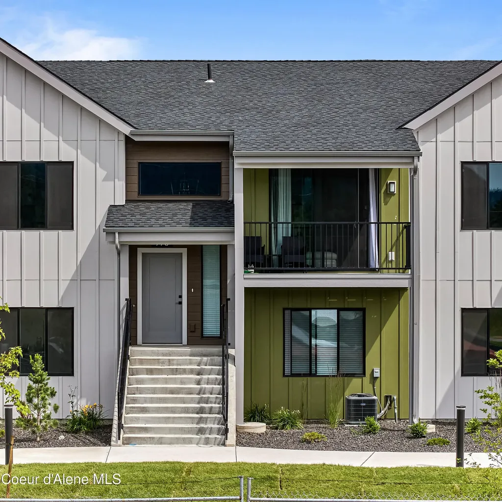 1227 E Millworx Loop Post Falls ID 83854