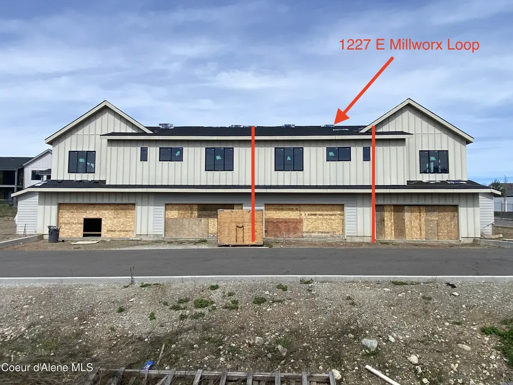1227 E Millworx Loop Post Falls ID 83854