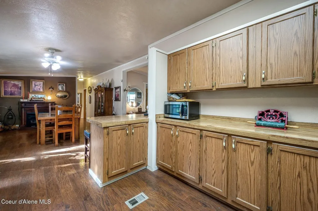 14069 E Twete Road Athol ID 83801