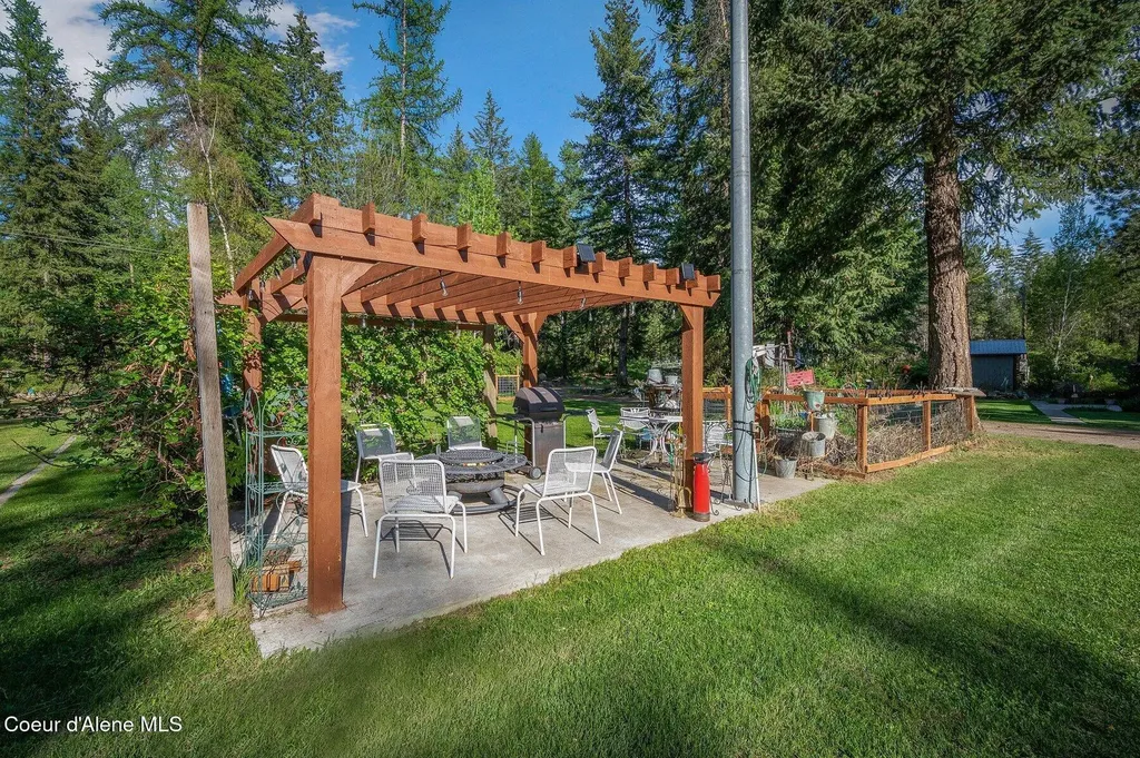 14069 E Twete Road Athol ID 83801