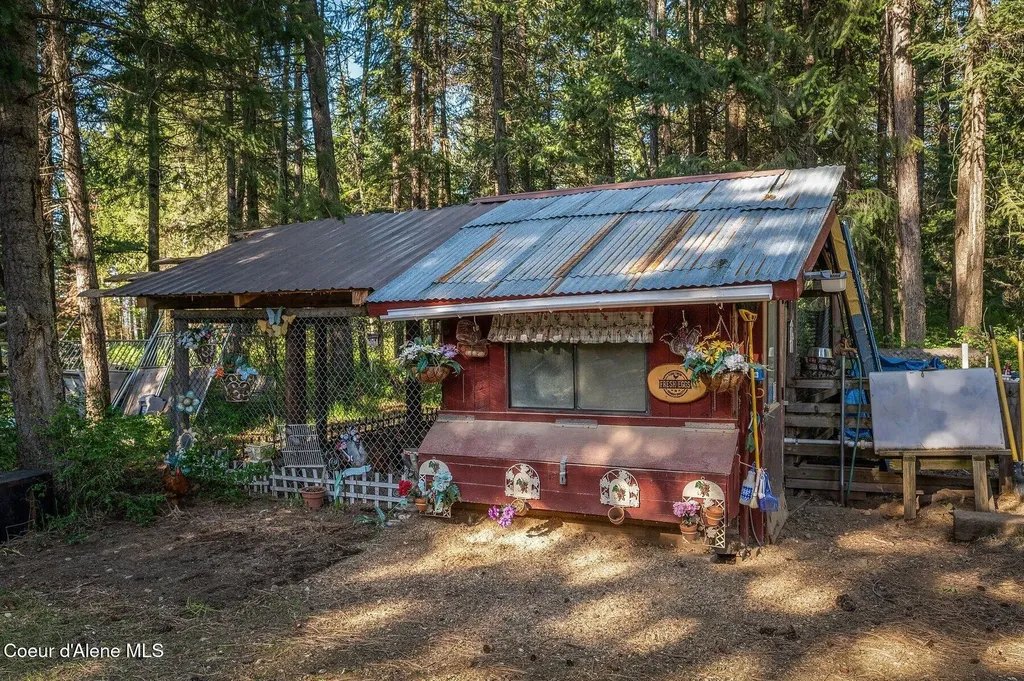 14069 E Twete Road Athol ID 83801