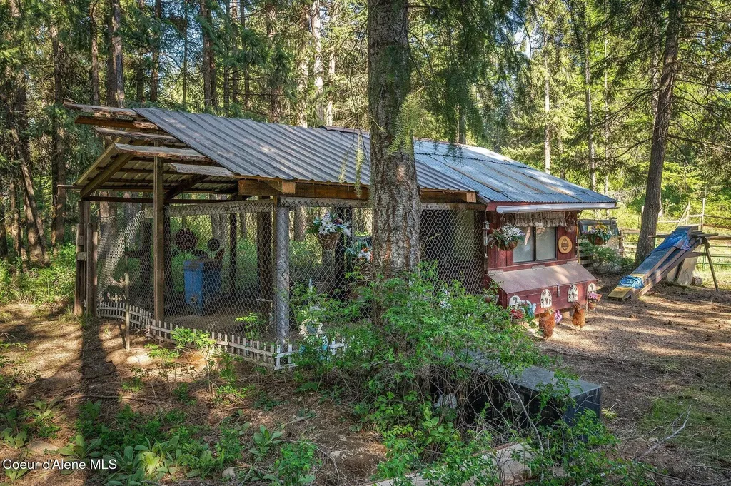 14069 E Twete Road Athol ID 83801