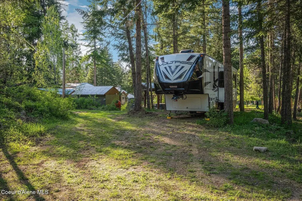 14069 E Twete Road Athol ID 83801