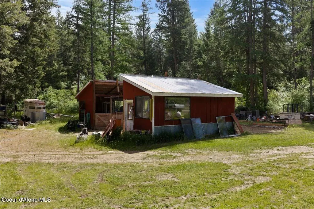 14069 E Twete Road Athol ID 83801