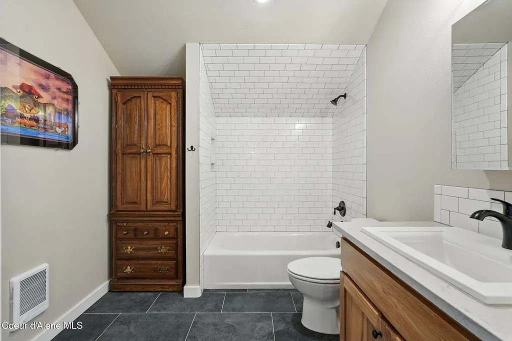 204 Courtlen Court Priest Lake ID 83856
