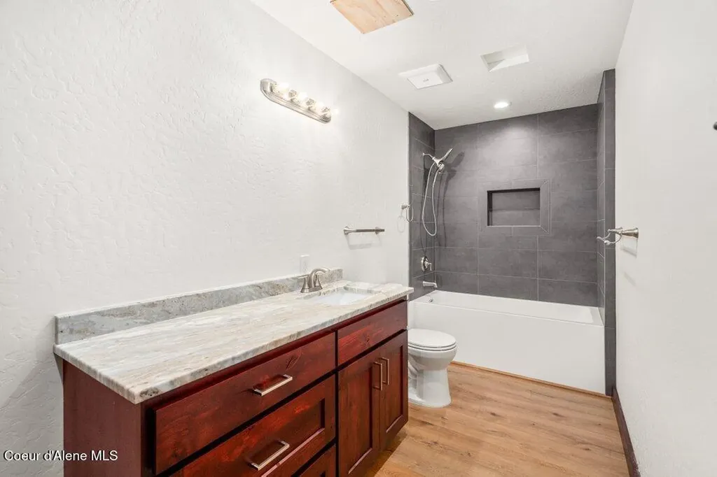 141 Amaze Way Athol ID 83801