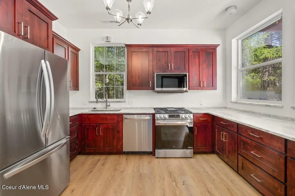 141 Amaze Way Athol ID 83801