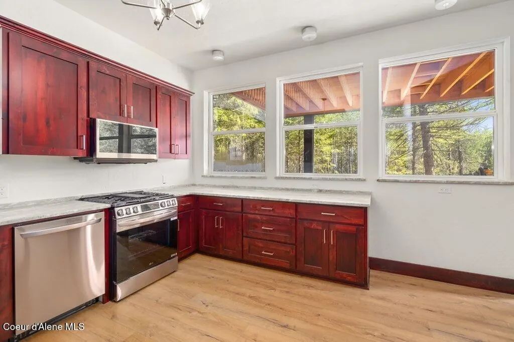 141 Amaze Way Athol ID 83801