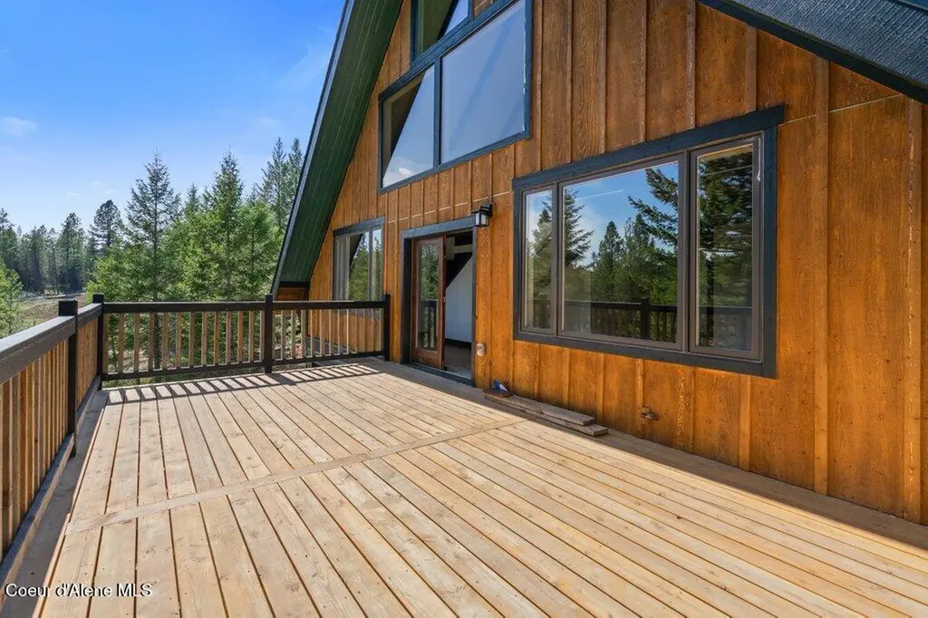 141 Amaze Way Athol ID 83801