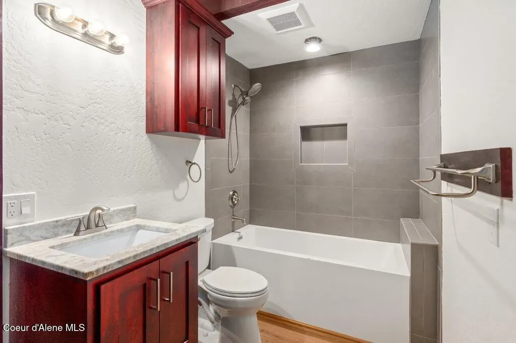141 Amaze Way Athol ID 83801
