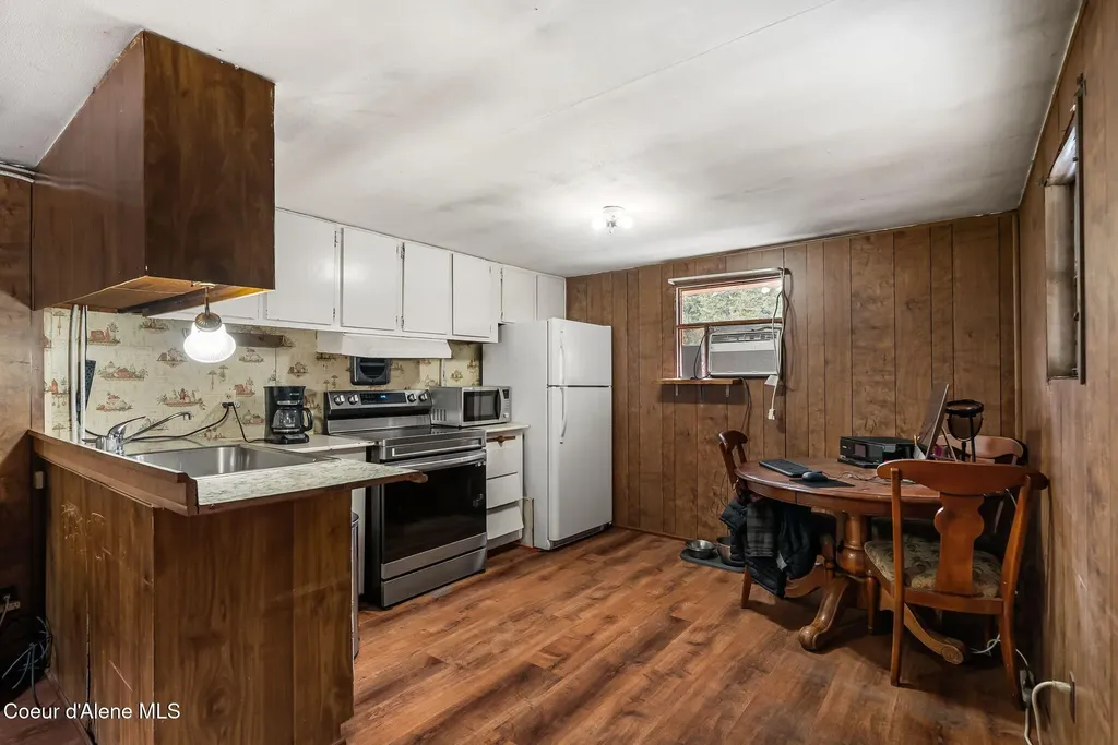 582 Mountain View Road Clark Fork ID 83811