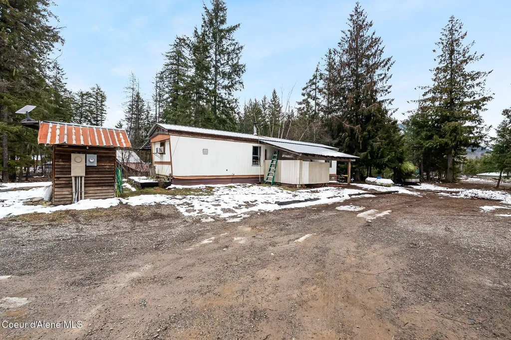 582 Mountain View Road Clark Fork ID 83811