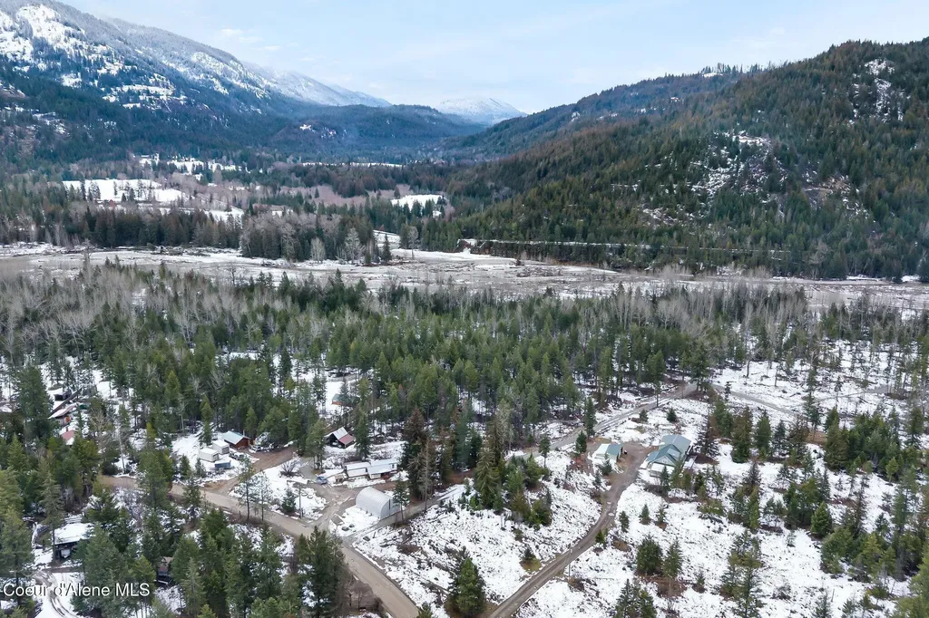 582 Mountain View Road Clark Fork ID 83811