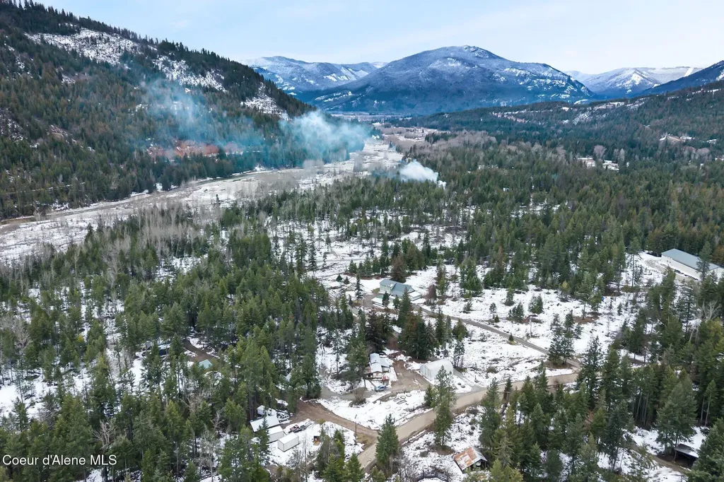 582 Mountain View Road Clark Fork ID 83811