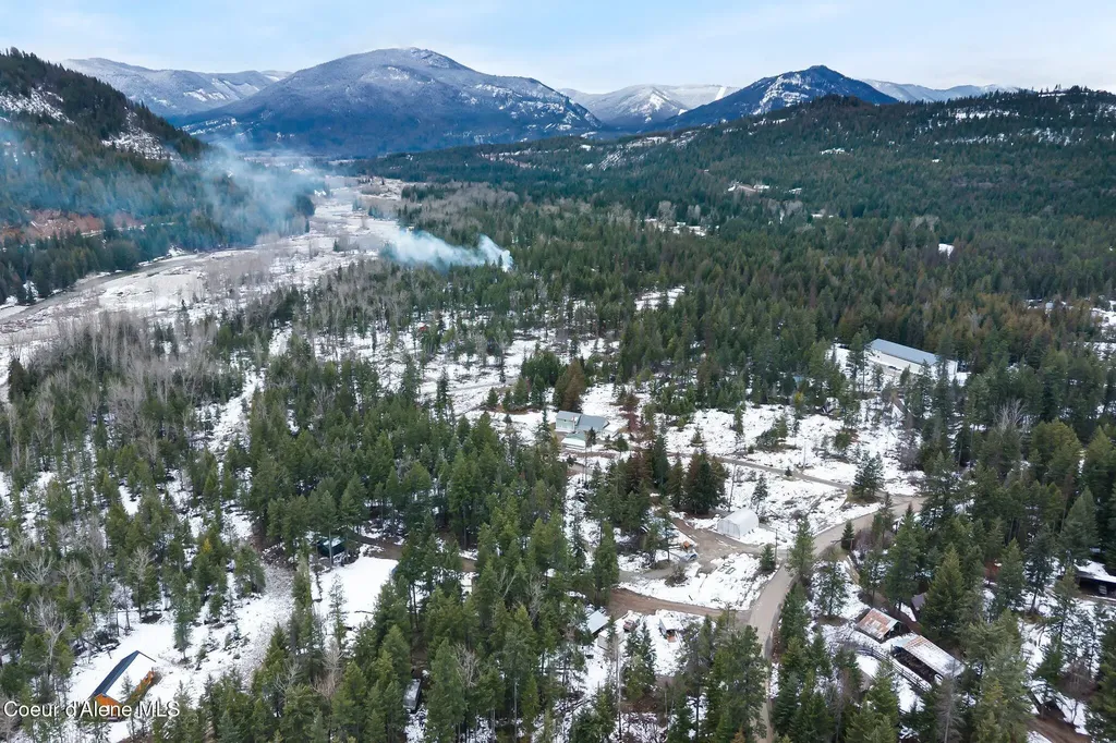 582 Mountain View Road Clark Fork ID 83811