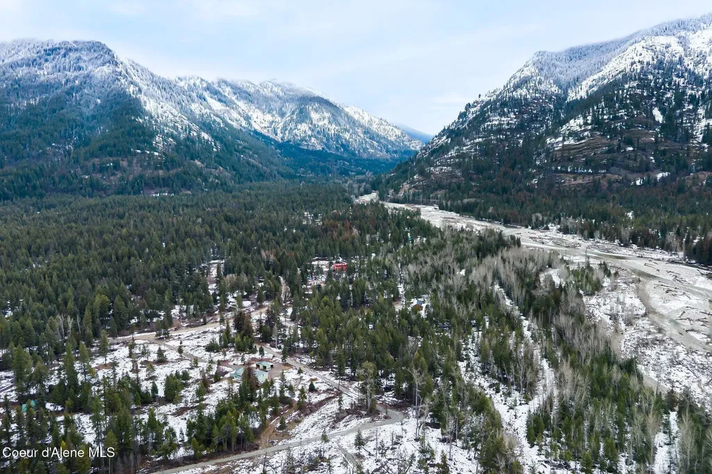 582 Mountain View Road Clark Fork ID 83811