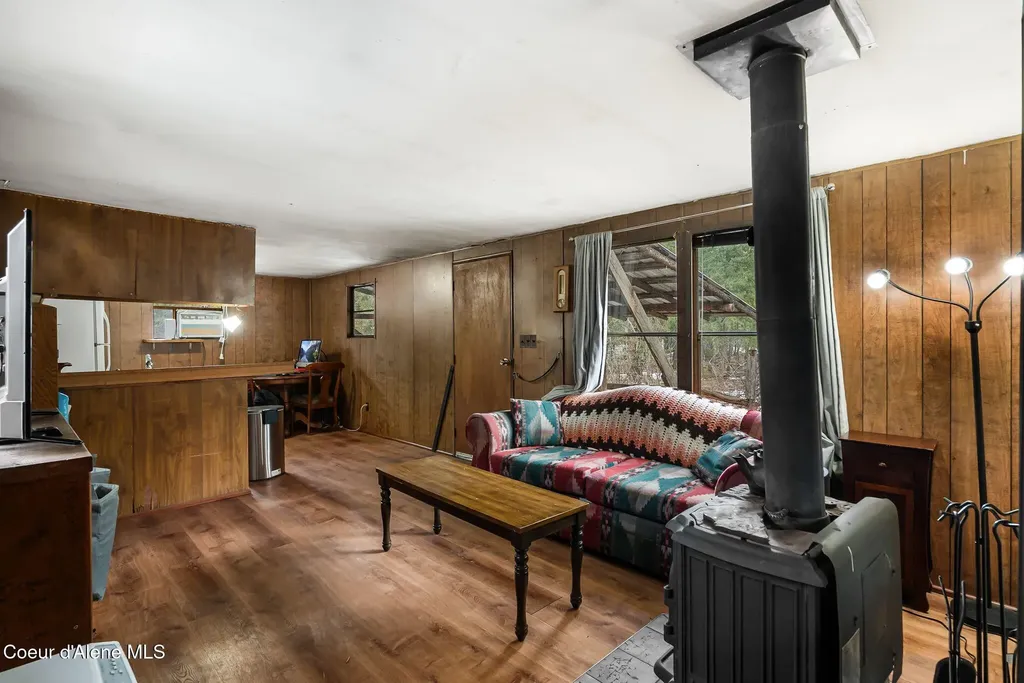 582 Mountain View Road Clark Fork ID 83811