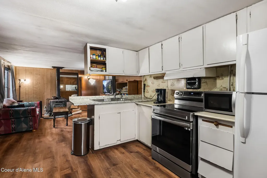 582 Mountain View Road Clark Fork ID 83811