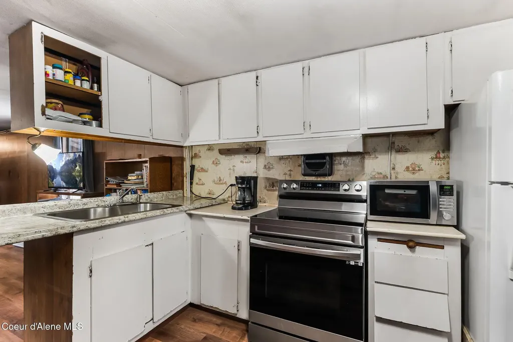 582 Mountain View Road Clark Fork ID 83811