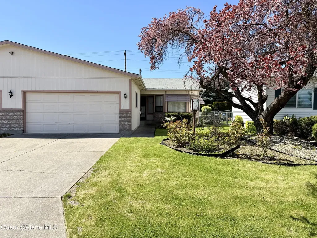 1537 W Woodlawn Drive Hayden ID 83835