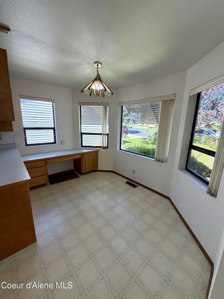 1537 W Woodlawn Drive Hayden ID 83835