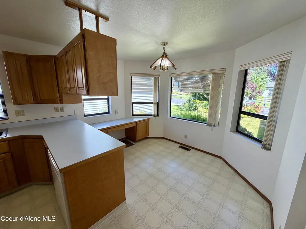 1537 W Woodlawn Drive Hayden ID 83835