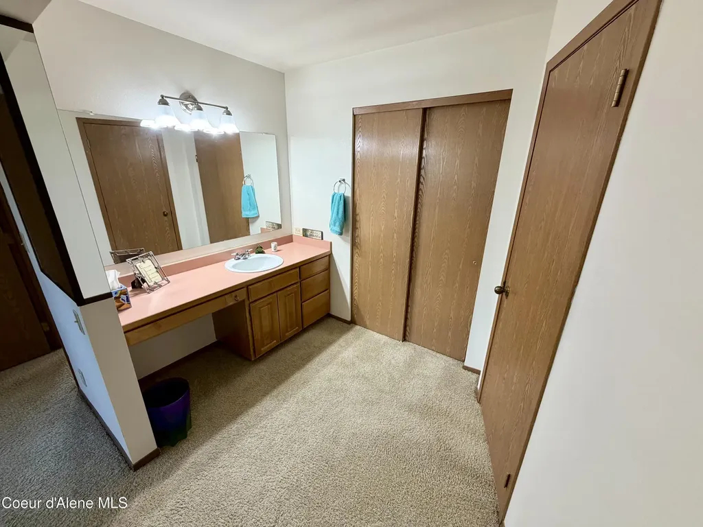 1537 W Woodlawn Drive Hayden ID 83835