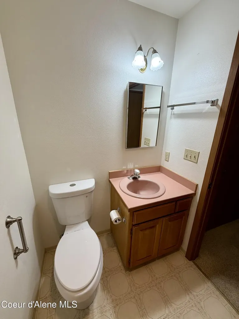 1537 W Woodlawn Drive Hayden ID 83835