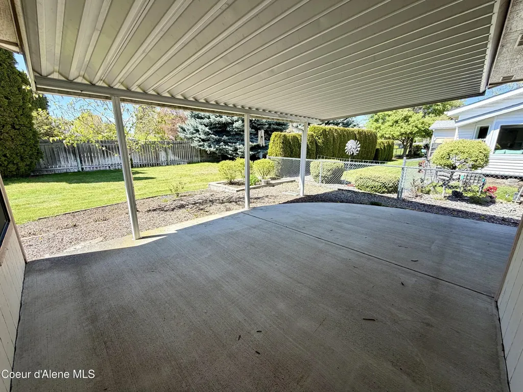 1537 W Woodlawn Drive Hayden ID 83835