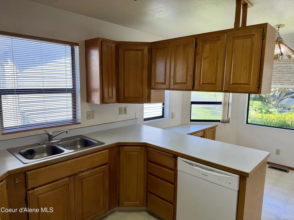 1537 W Woodlawn Drive Hayden ID 83835