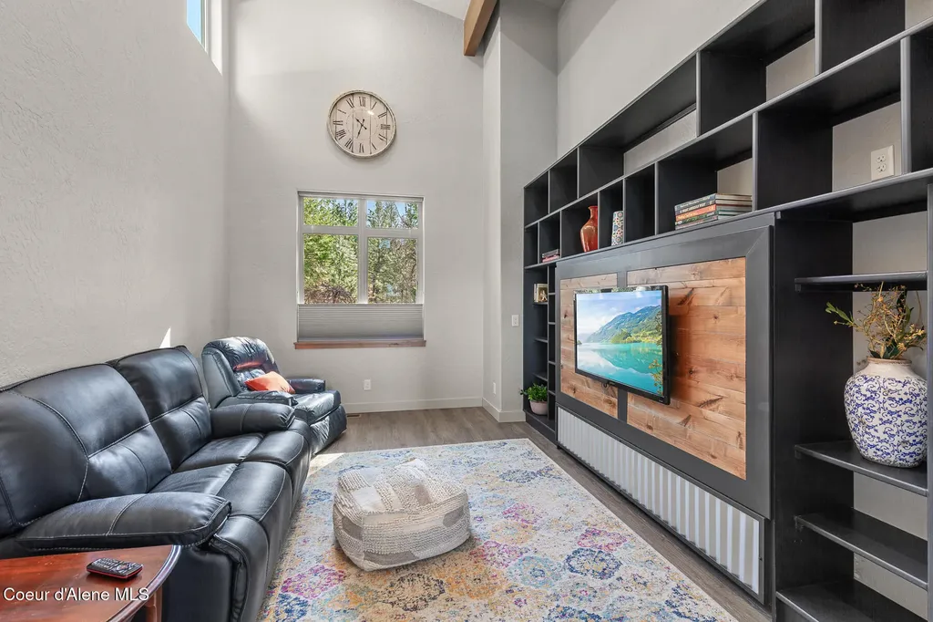 8655 E Challenge Road Hayden ID 83835