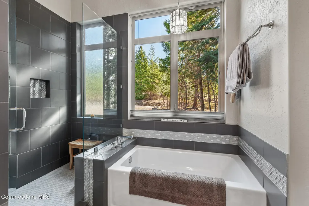 8655 E Challenge Road Hayden ID 83835