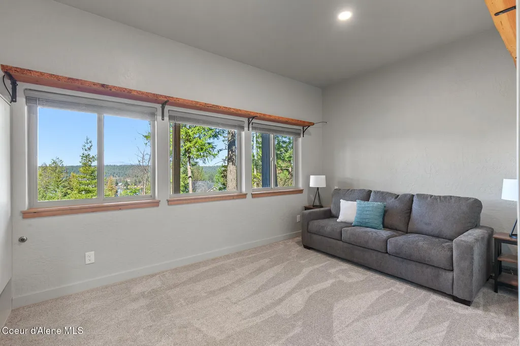 8655 E Challenge Road Hayden ID 83835