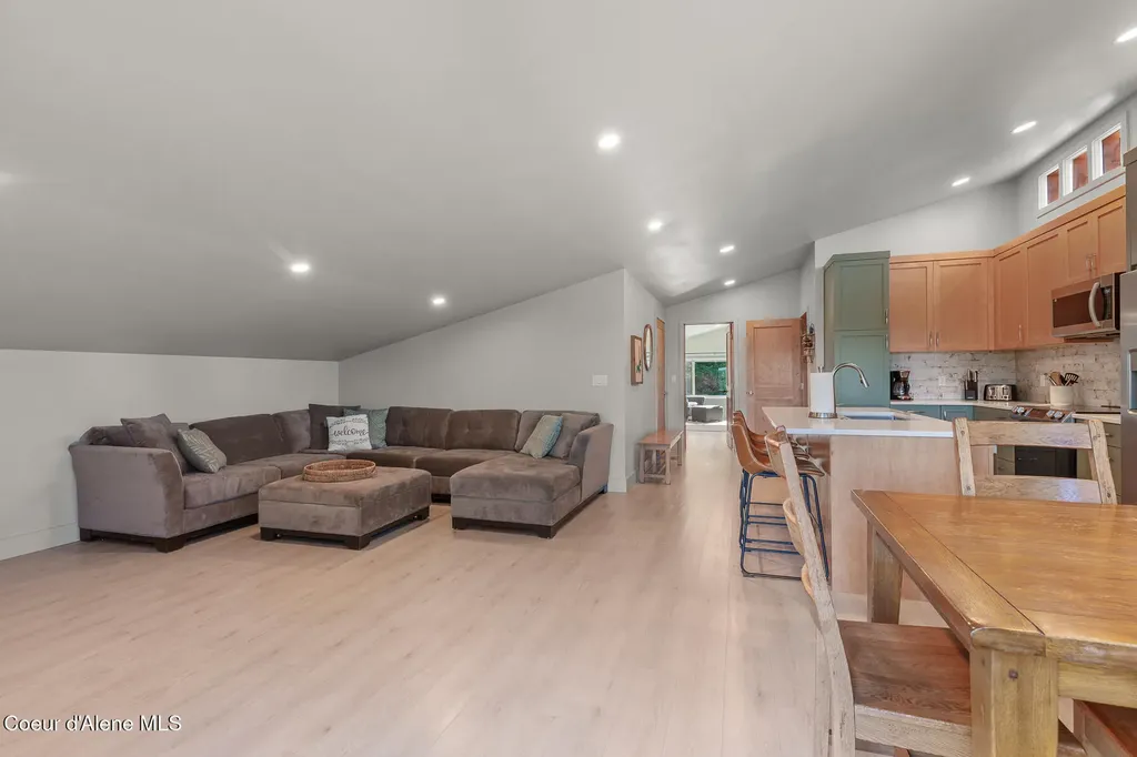 8655 E Challenge Road Hayden ID 83835
