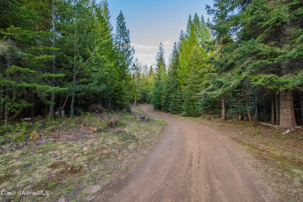 1894 Bowen Arrow Road Sandpoint ID 83864