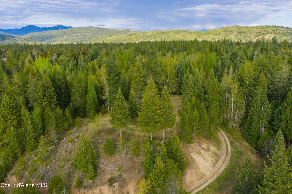 1894 Bowen Arrow Road Sandpoint ID 83864