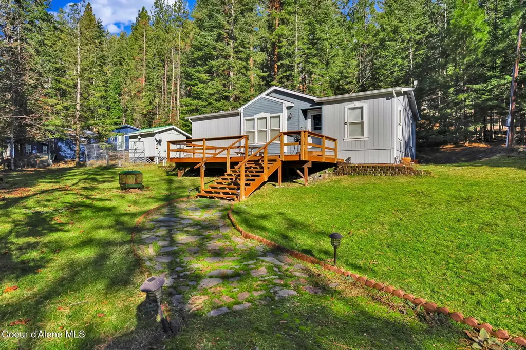 181 Circle Drive Hope ID 83836