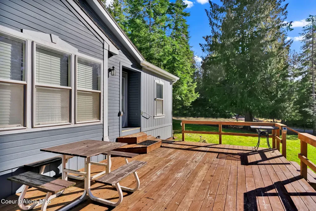 181 Circle Drive Hope ID 83836
