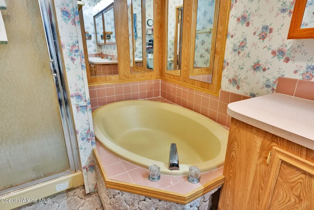 181 Circle Drive Hope ID 83836