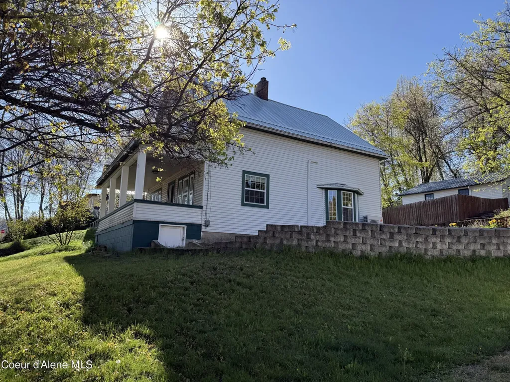 1027 Jefferson Avenue St. Maries ID 83861