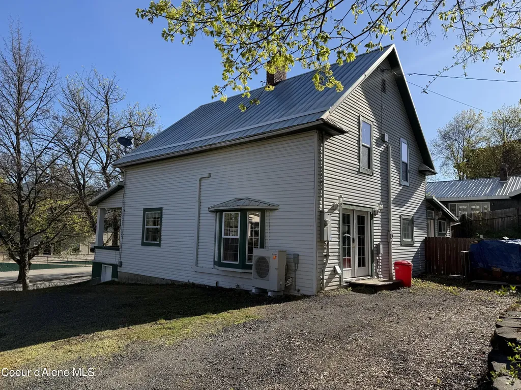 1027 Jefferson Avenue St. Maries ID 83861