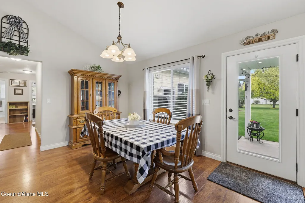 7007 N Davenport Street Dalton Gardens ID 83815