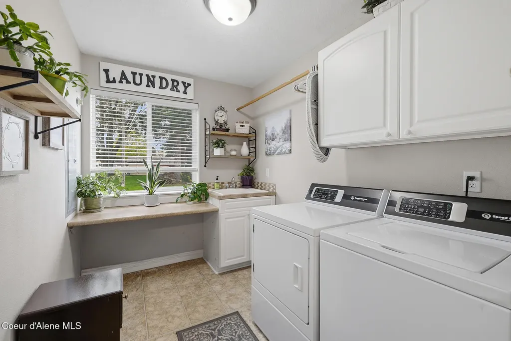 7007 N Davenport Street Dalton Gardens ID 83815