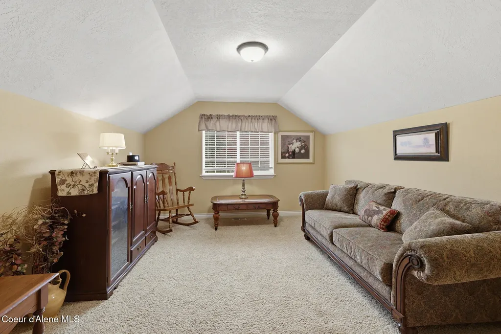 7007 N Davenport Street Dalton Gardens ID 83815