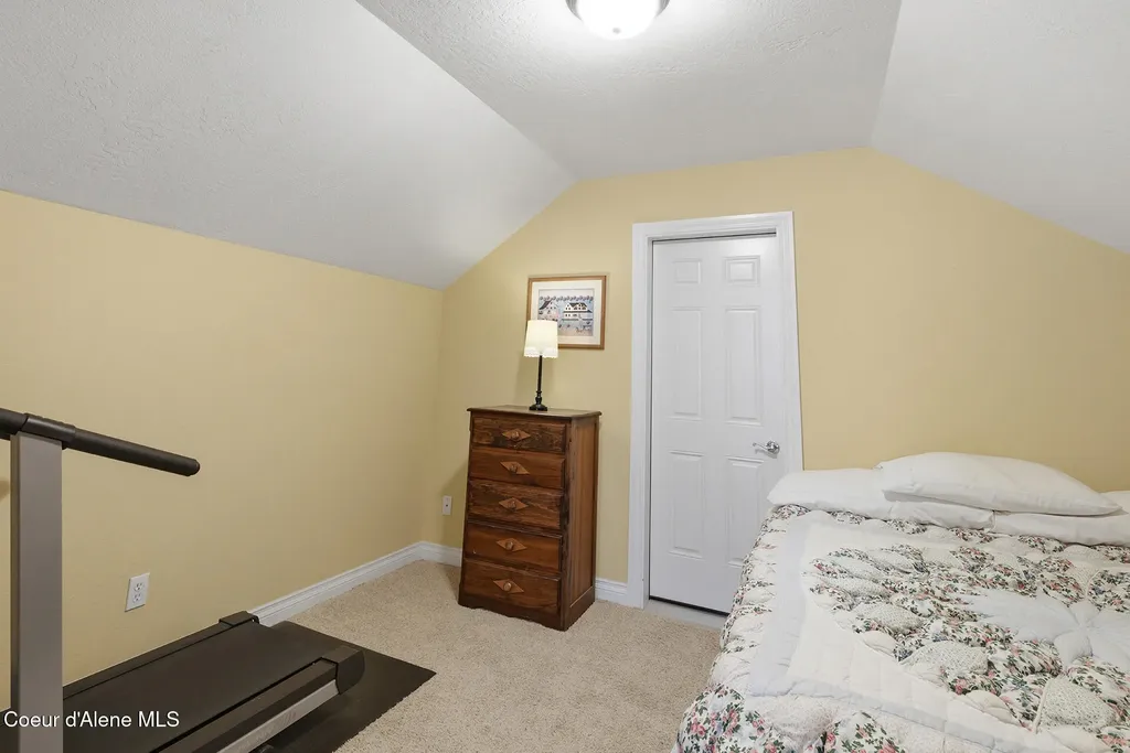 7007 N Davenport Street Dalton Gardens ID 83815