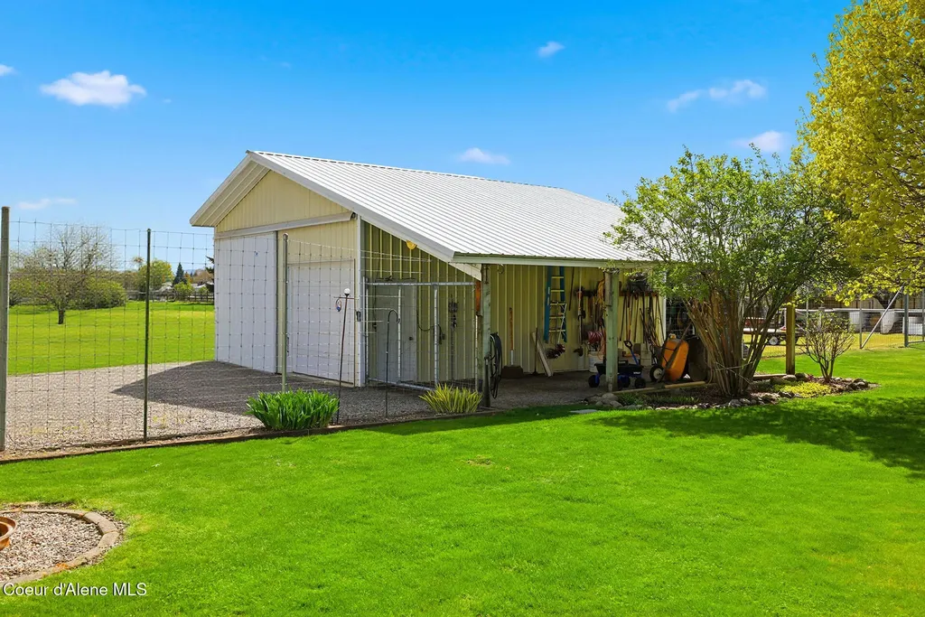 7007 N Davenport Street Dalton Gardens ID 83815