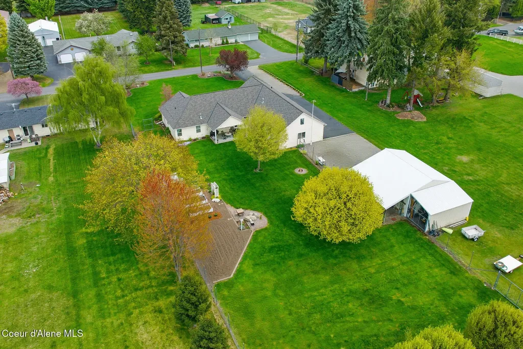 7007 N Davenport Street Dalton Gardens ID 83815