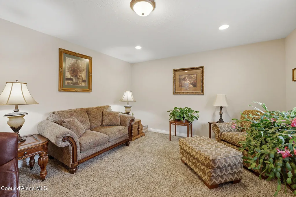 7007 N Davenport Street Dalton Gardens ID 83815
