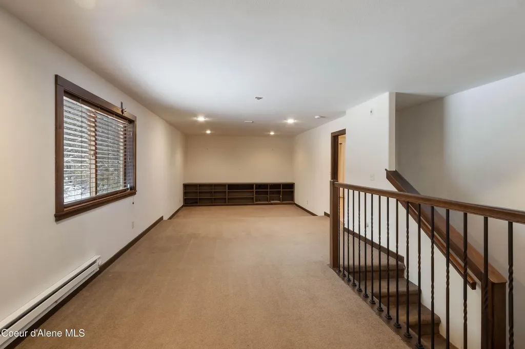 1657 E Dufort Road Sagle ID 83860